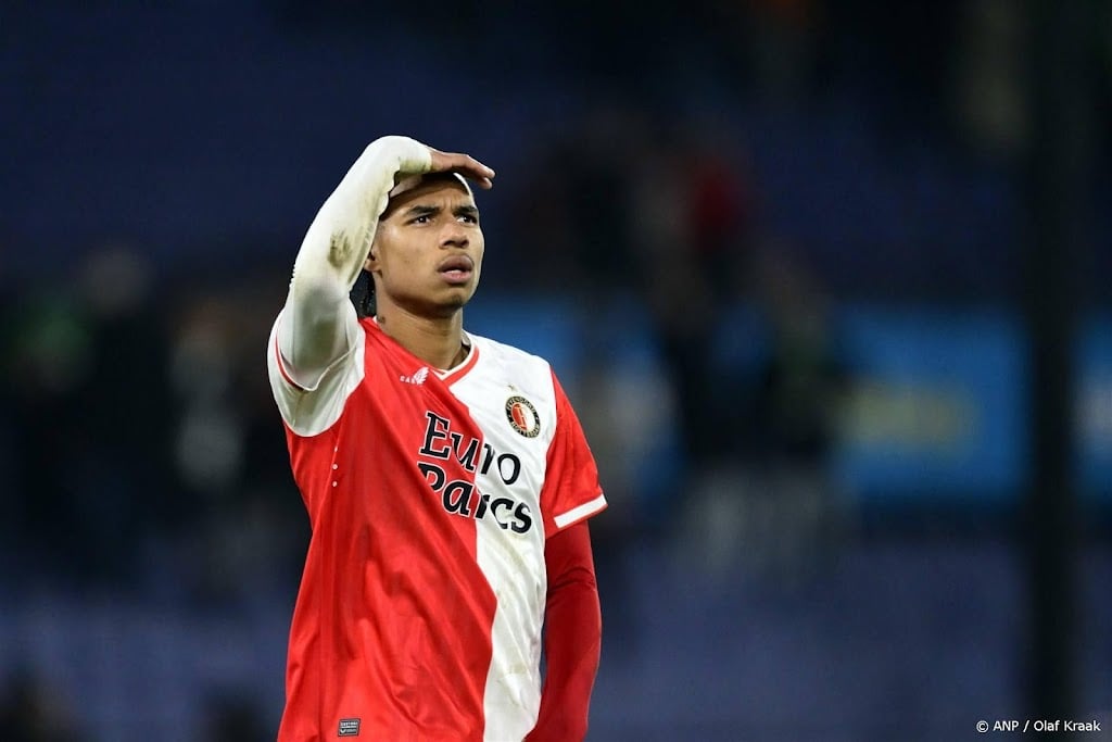 Feyenoord heeft Stengs terug voor uitduel met AZ