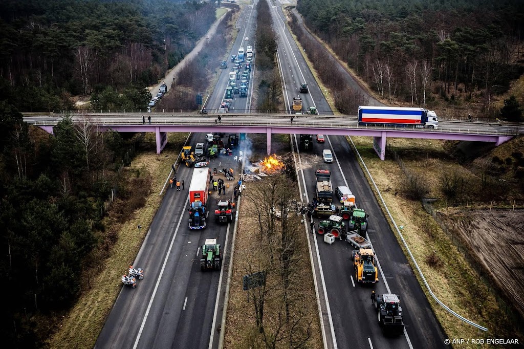 Recordaantal vrachtwagens in Westerscheldetunnel door blokkades 
