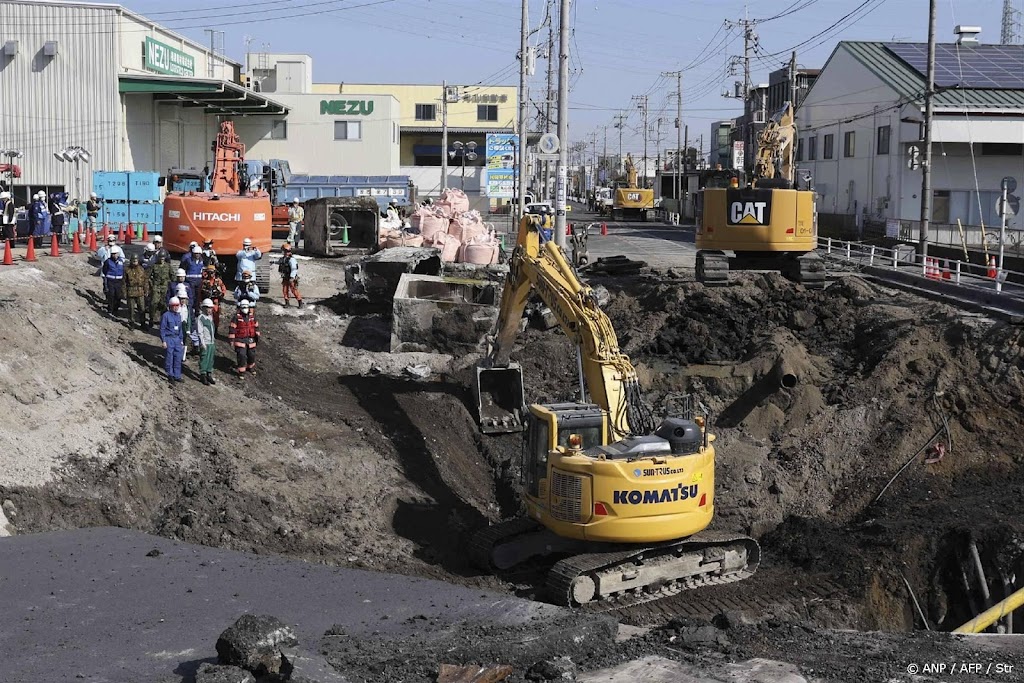 Omwonenden sinkhole Japan opgeroepen te evacueren