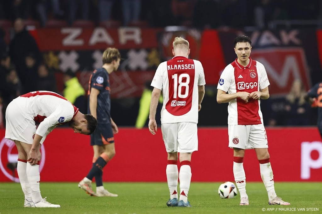Ajax begint met Klaassen en Berghuis tegen Feyenoord