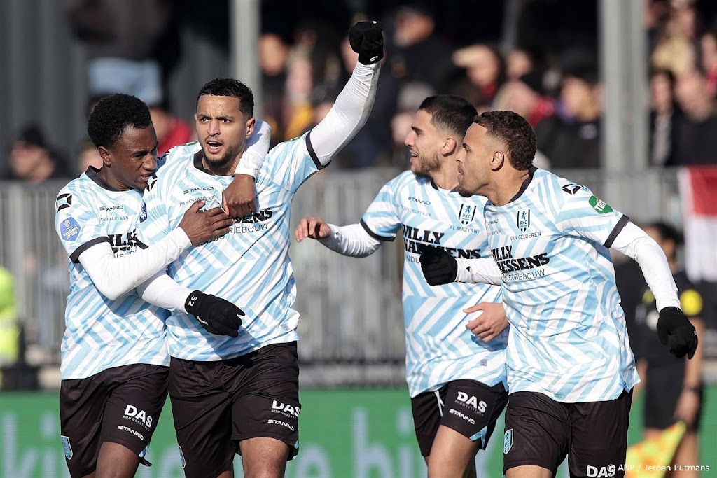 RKC Waalwijk heeft geen moeite met tien man Almere City FC