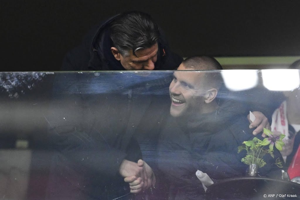 Doelman Paes tekent contract tot medio 2029 bij Ajax