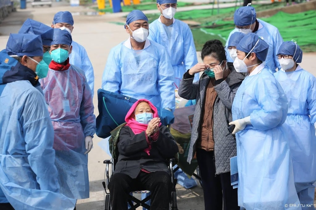 Eerste noodziekenhuis dicht in Wuhan