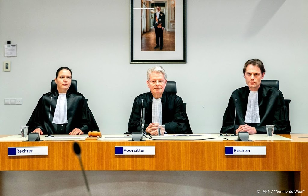 Reconstructie: T. schoot passagiers gericht neer