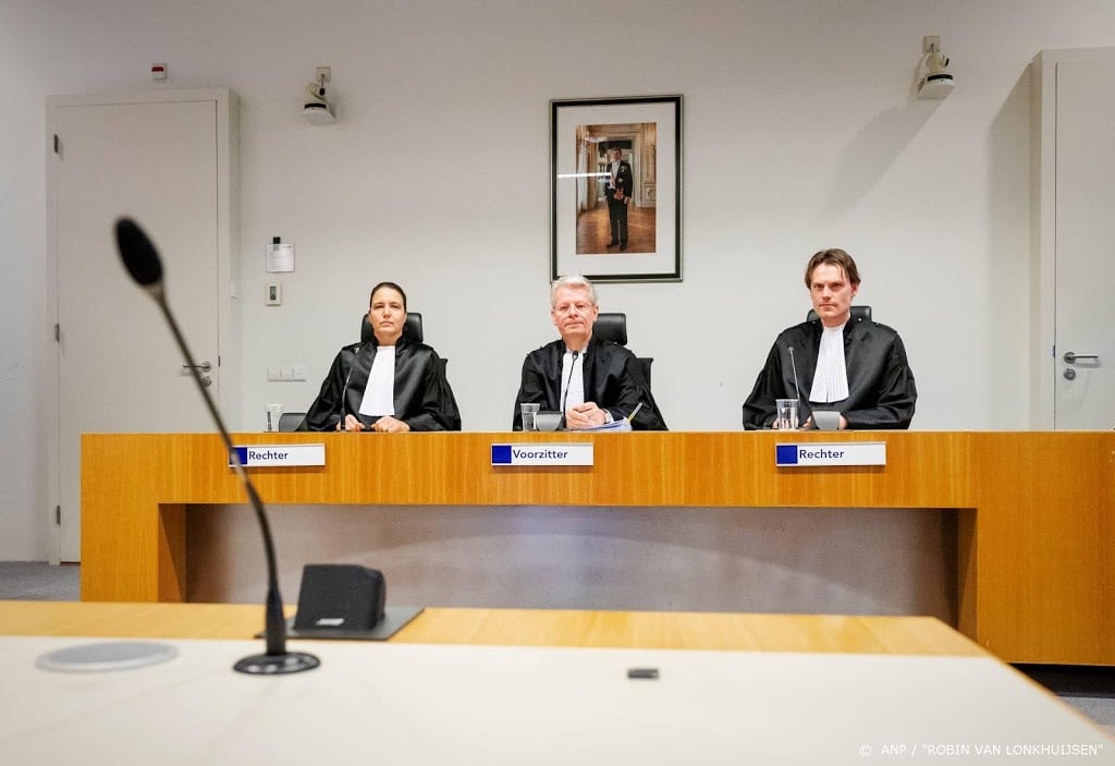 Gökmen T. steekt middelvinger op naar rechtbank