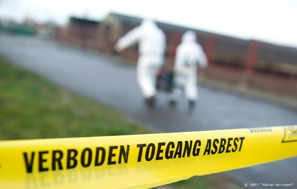 Kabinet steekt 12 miljoen in fonds voor aanpak asbestdaken