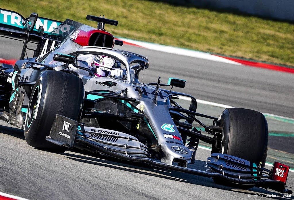 Mercedes weer met zwarte bolide in Formule 1