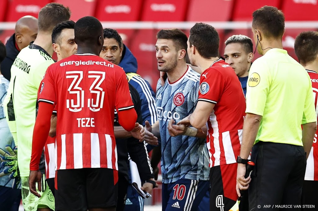 Coach Ten Hag snapt emotionele Tadic maar sprak wel kort met hem 