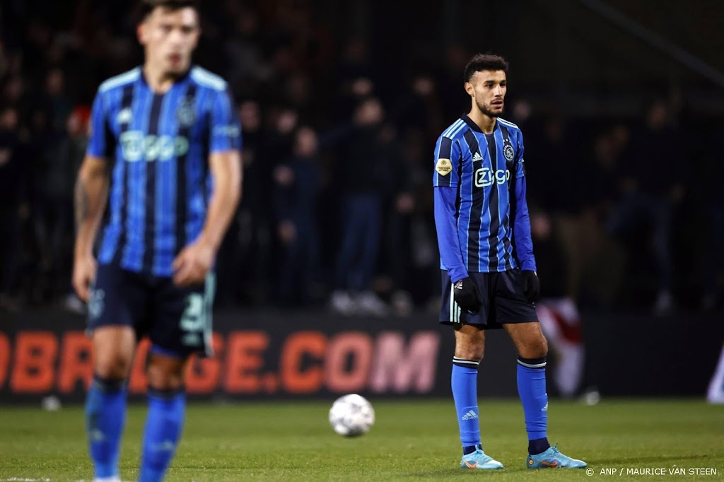 Ajax mist Mazraoui in halve finale KNVB-beker tegen AZ