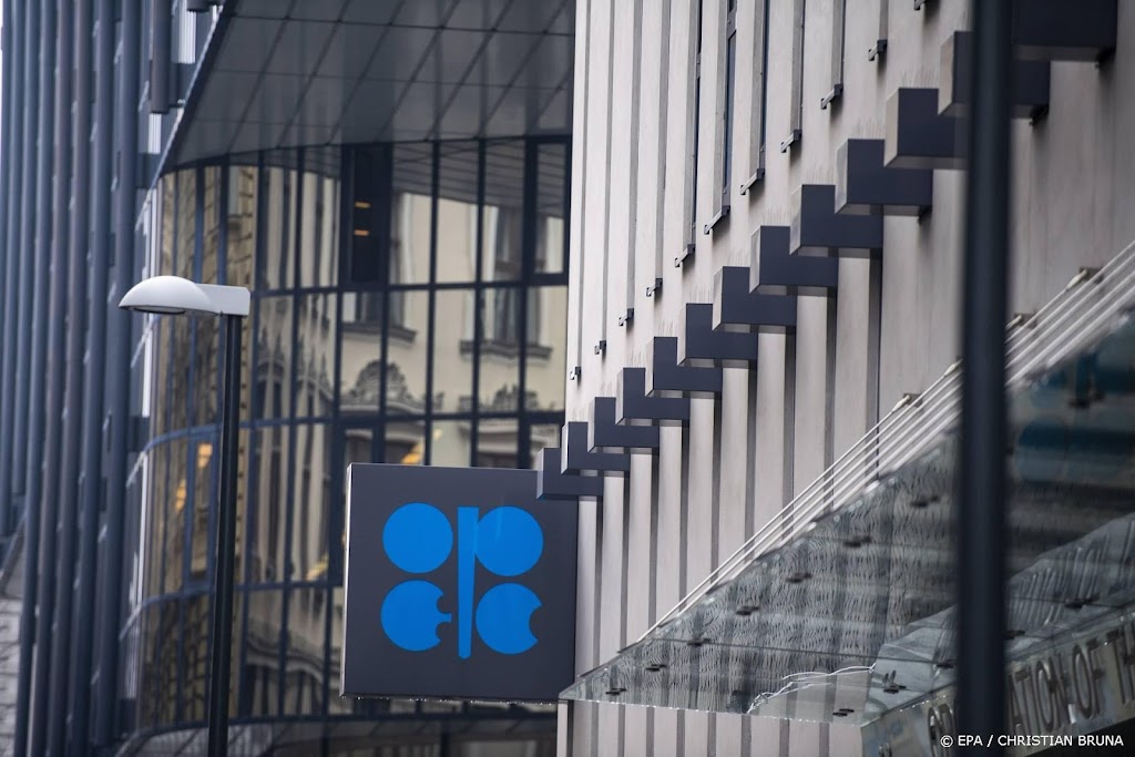 OPEC en Rusland blijven bij kleine verhoging olieproductie