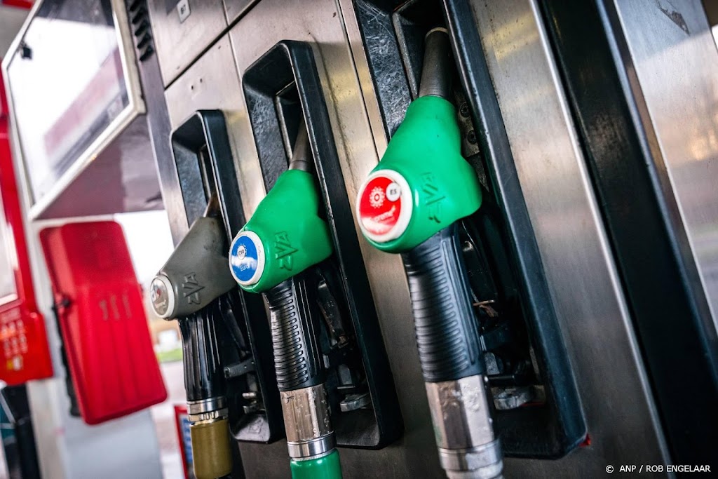 Benzineprijs maakt weer grote sprong door Oekraïne-oorlog