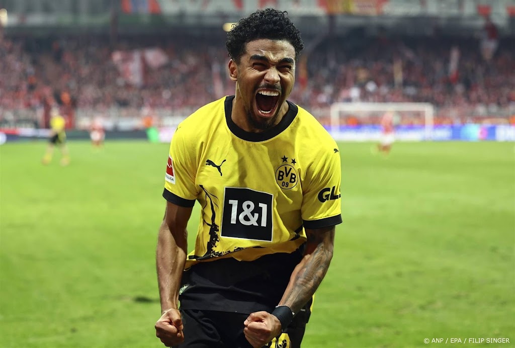 Maatsen draagt met treffer bij aan uitzege van Dortmund 