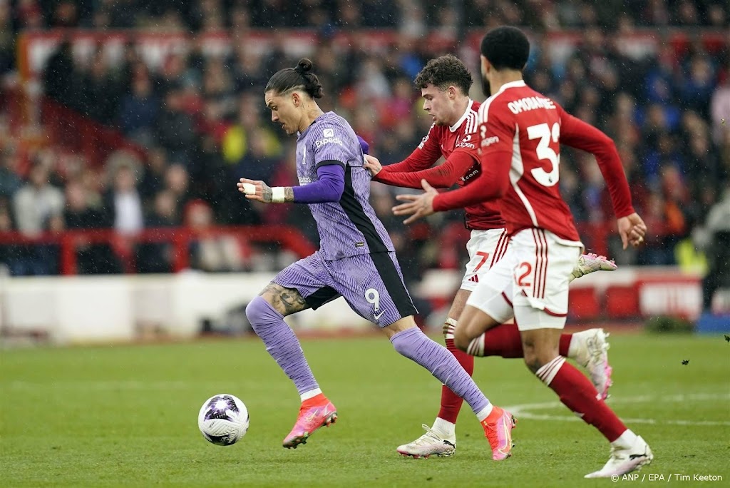 Invaller Núñez redt Liverpool met doelpunt diep in blessuretijd