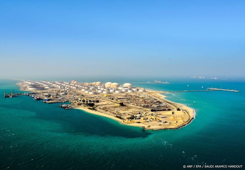 Grote olieraffinaderij Saudi Aramco stilgelegd na drone-aanval