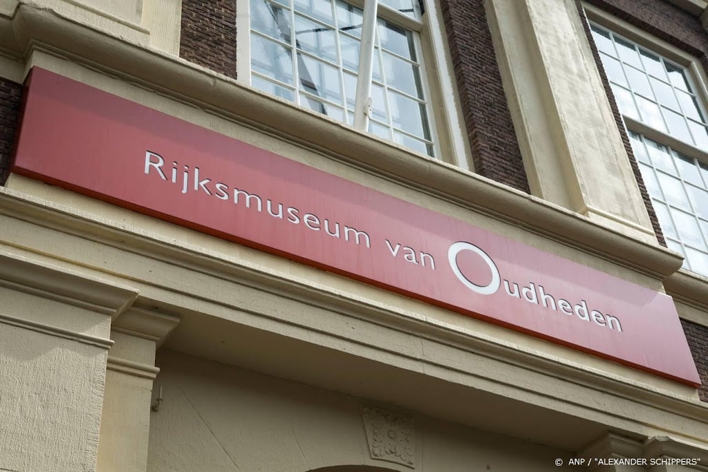 Rijksmuseum van Oudheden koopt 1000 jaar oude zilveren Vikingring