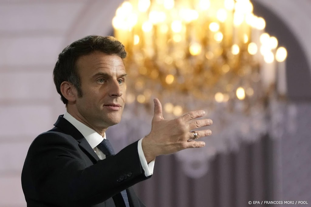 Franse president op verkiezingsbijeenkomst week voor stembusgang