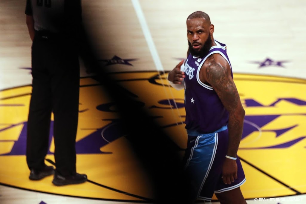 Ook met James en Davis verliezen Lakers zicht op play-offs in NBA
