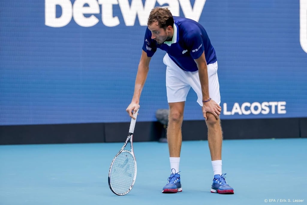 Roland Garros in gevaar voor tennisser Medvedev na rugoperatie