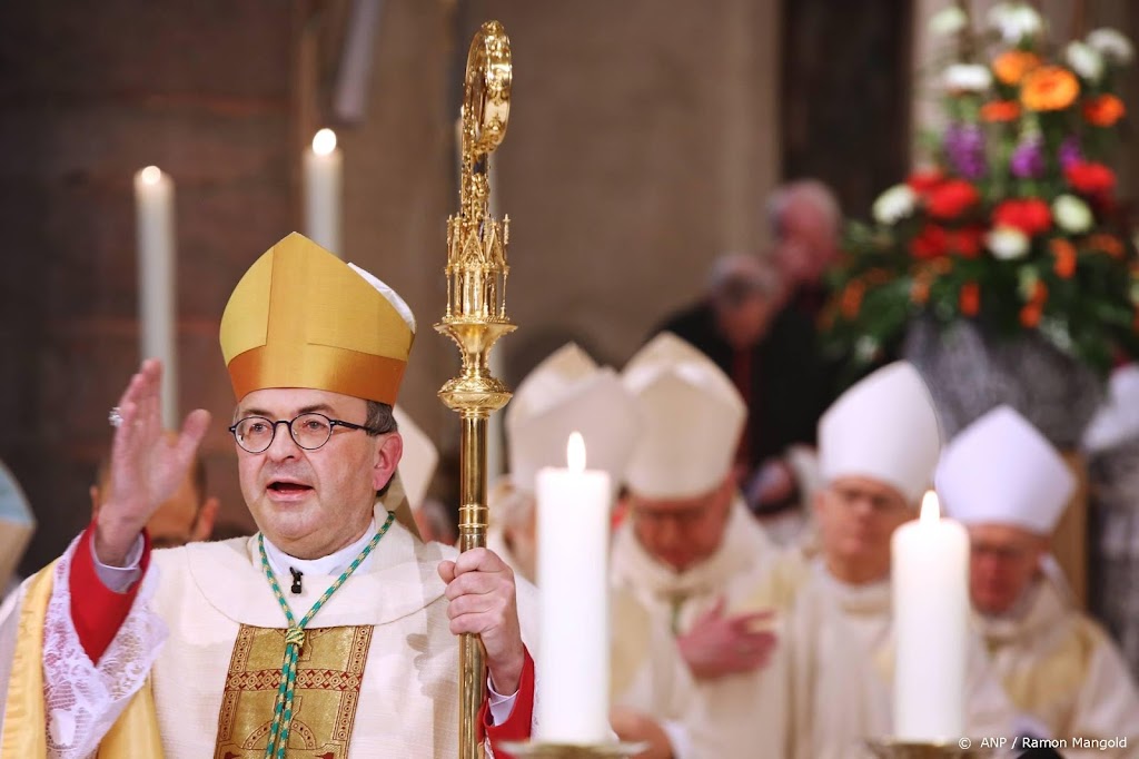 Zieke bisschop Harrie Smeets put hoop uit nieuwe behandeling