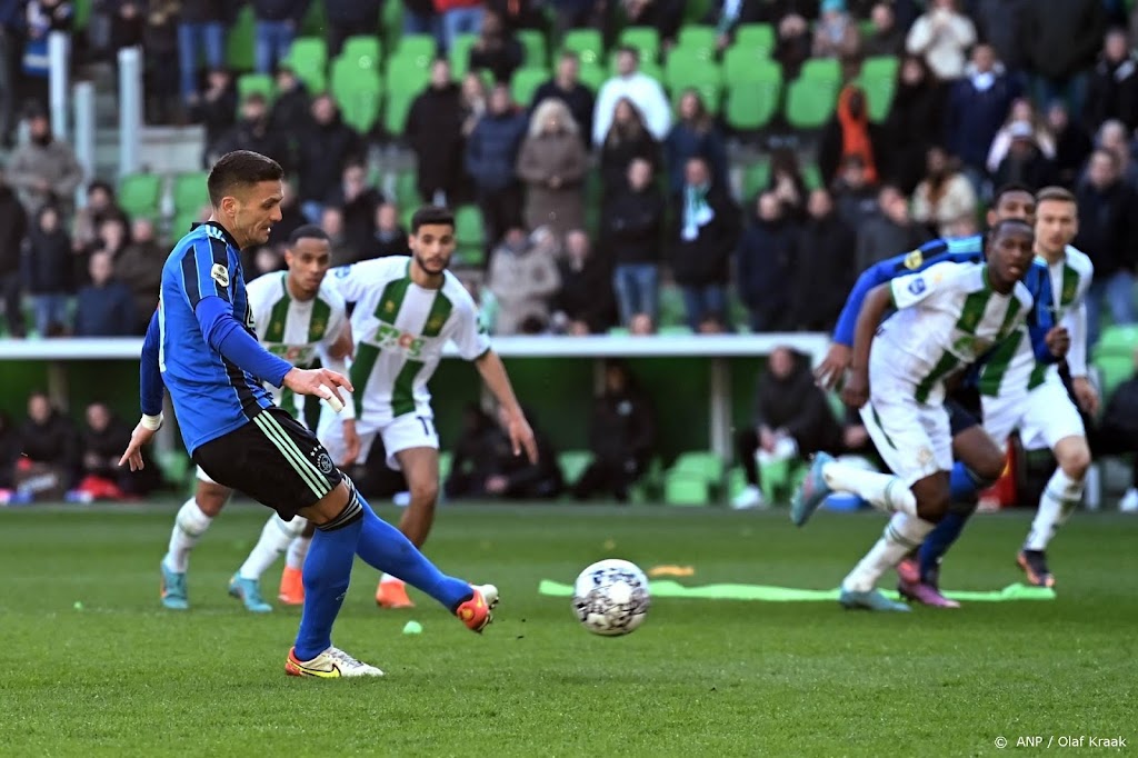Ajax slaat drie keer in blessuretijd toe tegen FC Groningen