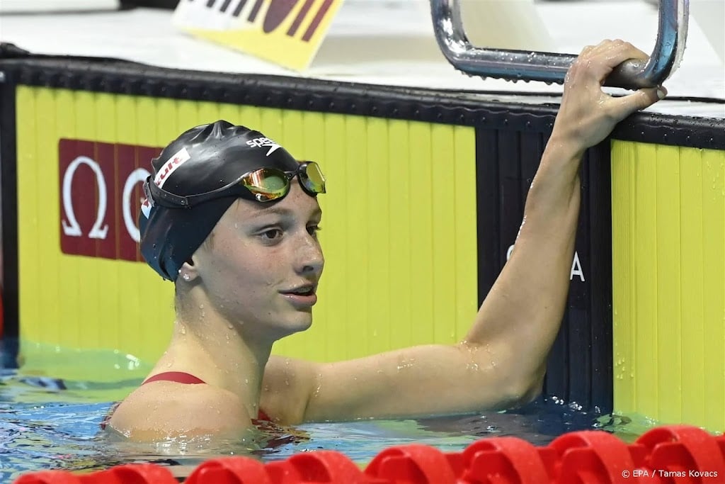 Canadese tiener McIntosh zwemt ook wereldrecord 400 wisselslag