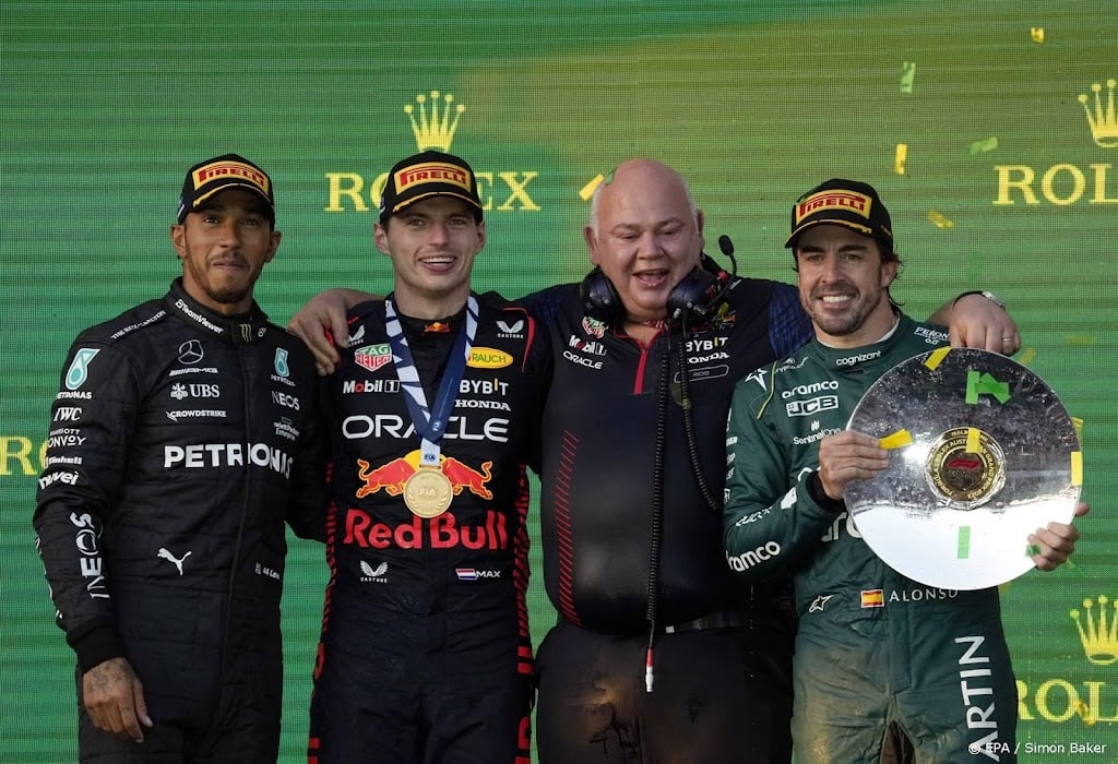 Hamilton 'verrast' door tweede plaats in 'onprettige' Mercedes