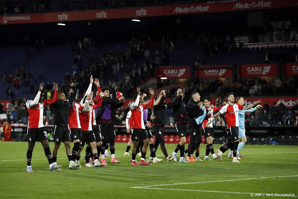 Read kijkt met Feyenoord nu ook naar tweede plaats