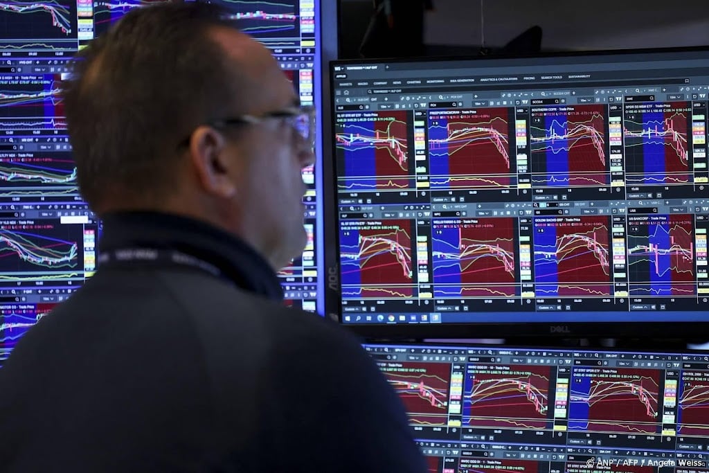 Wall Street zakt na afnemende hoop op einde oorlog