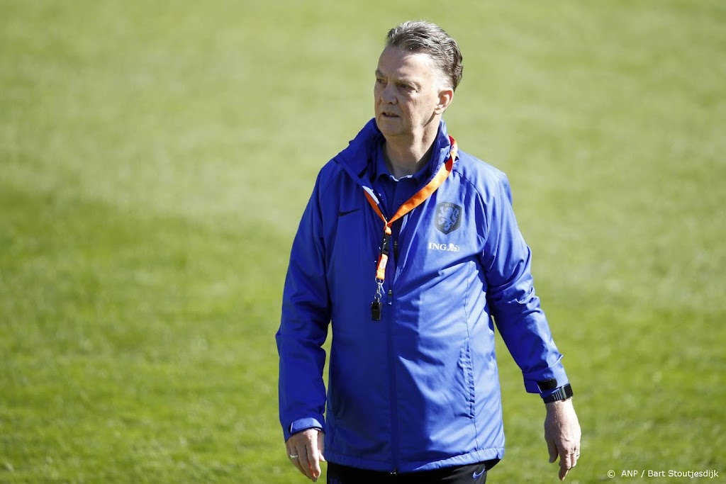 Bondscoach Van Gaal bij Sportherdenking op 4 mei