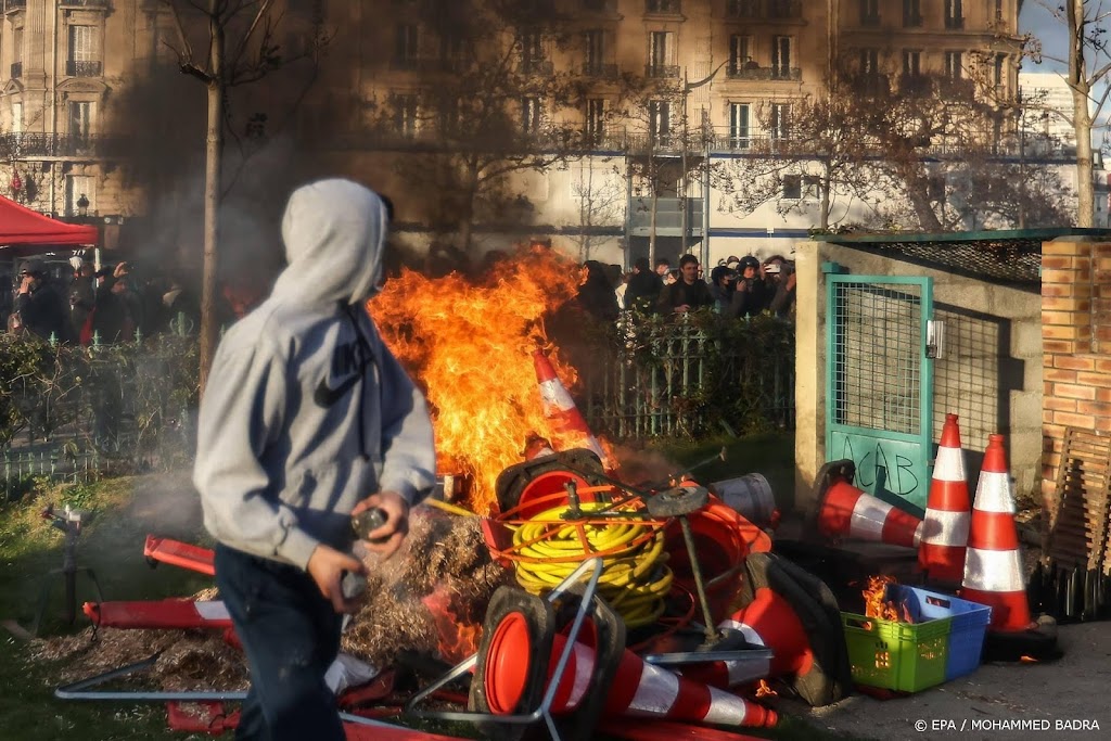 540 arrestaties en 406 agenten gewond bij protesten in Frankrijk