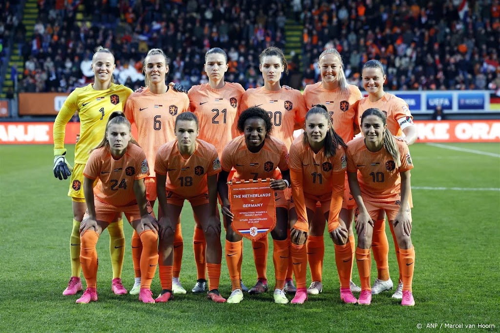 Voetbalsters treffen Engeland met Wiegman in Nations League