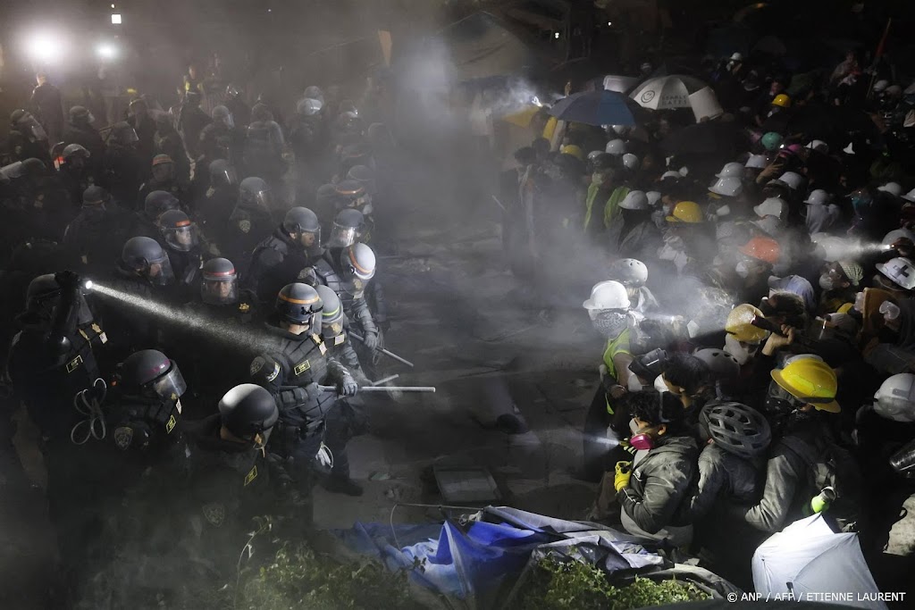 Politie ontmantelt barrière van protestkamp op universiteit LA