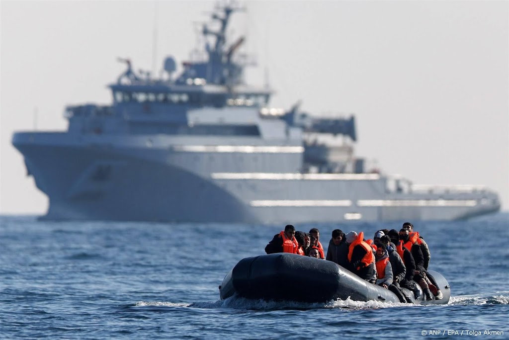 Nieuwe piek in aantal immigranten dat VK per boot bereikt