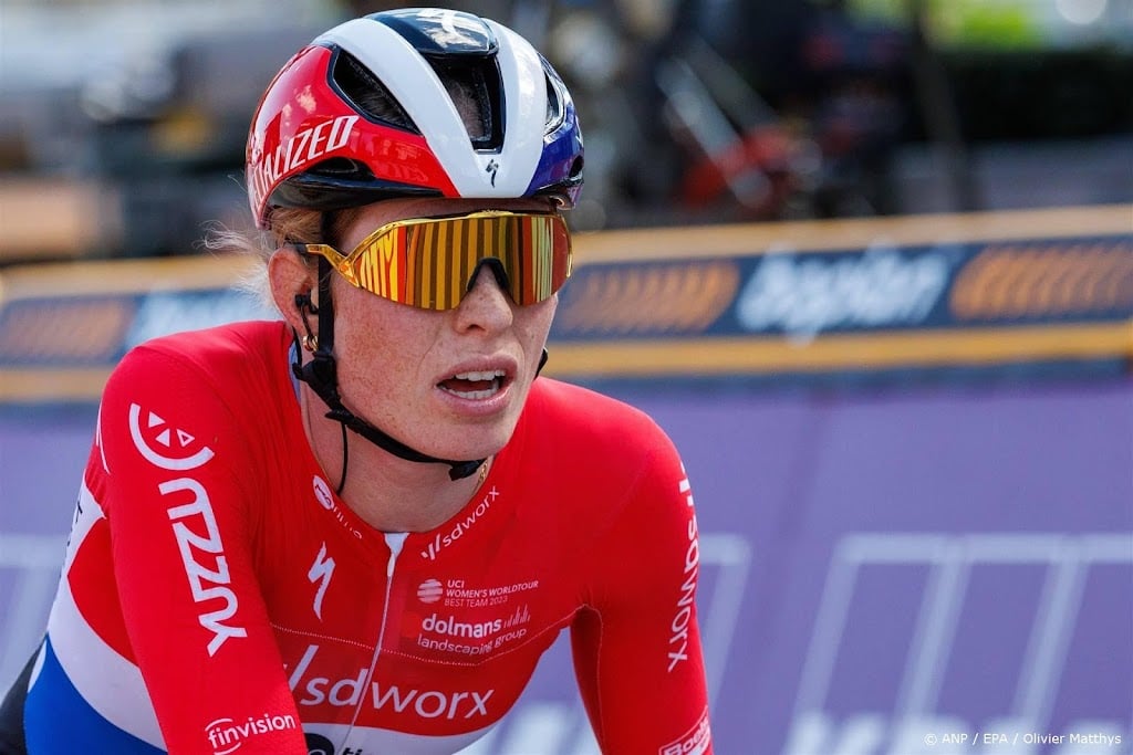 Vollering neemt leiding in Vuelta over van Vos na ritzege 