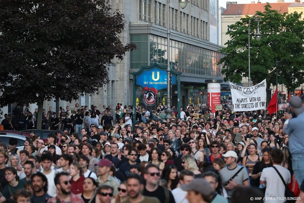 Tienduizenden bij linkse demonstraties in Berlijn en Hamburg
