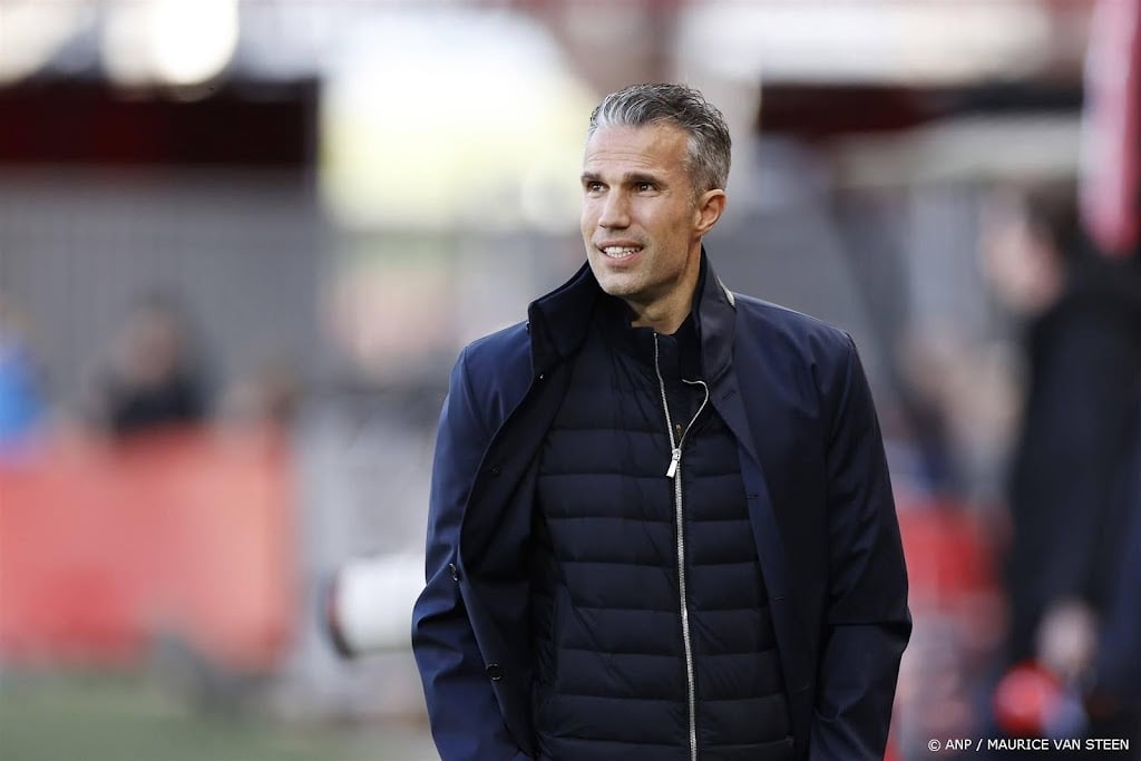 Feyenoord-trainer Van Persie blij met snelheid transfer Steijn