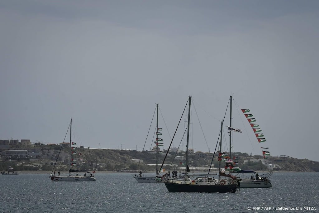 Ambassade in Griekenland staat drie Nederlanders van Flotilla bij