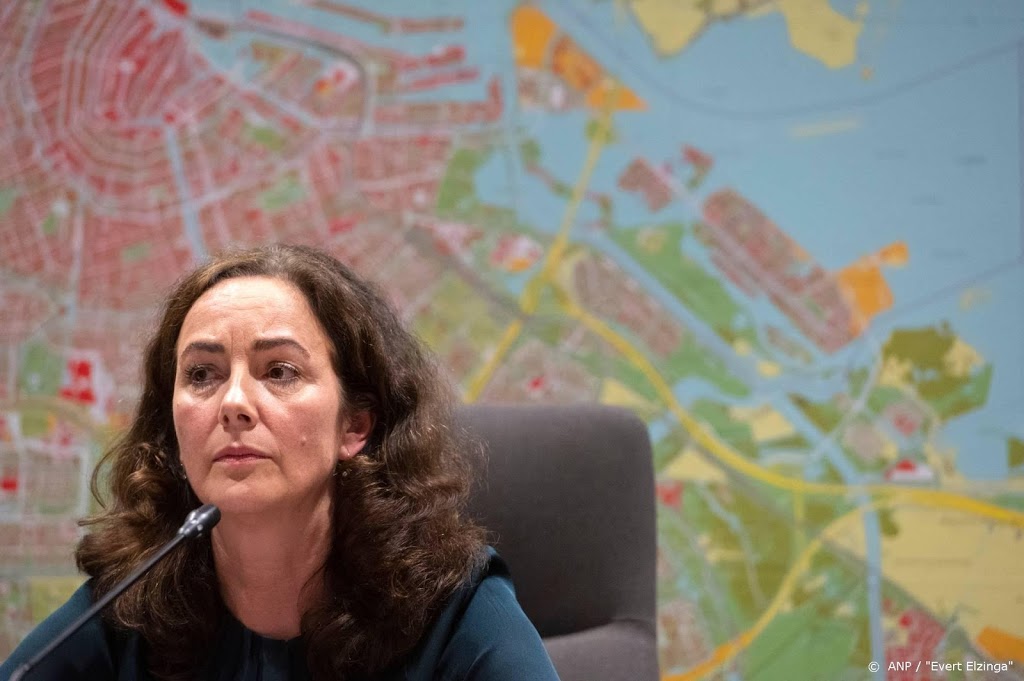 Amsterdamse oppositie dreigt met motie van wantrouwen