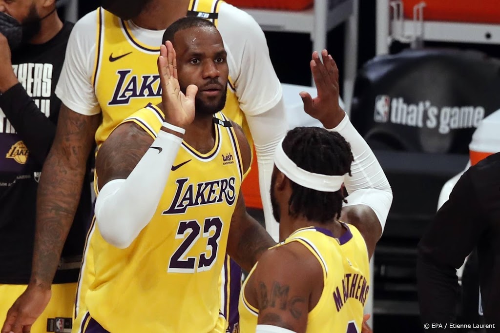 Basketballers LA Lakers in problemen na nederlaag