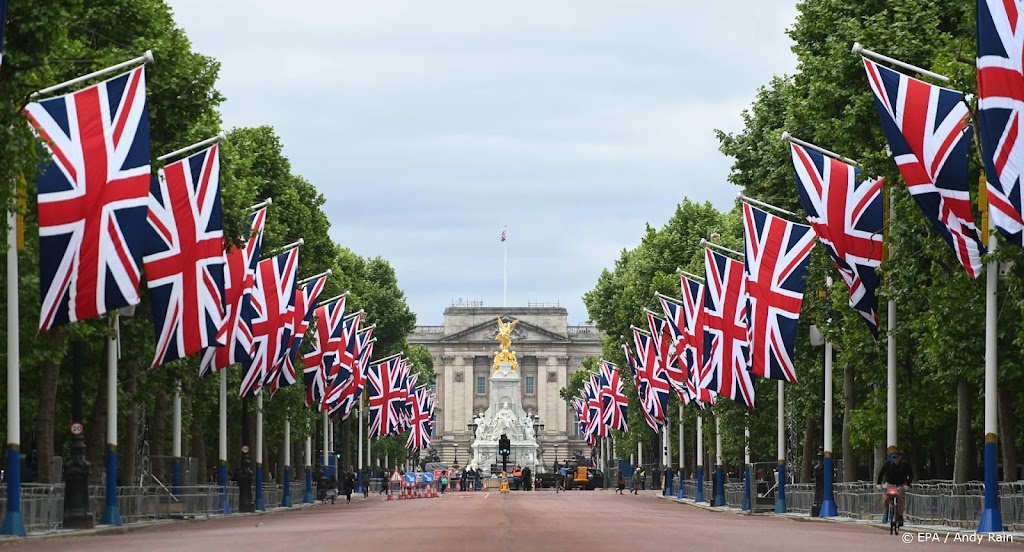 Britten juichen voor jubilerende koningin Elizabeth