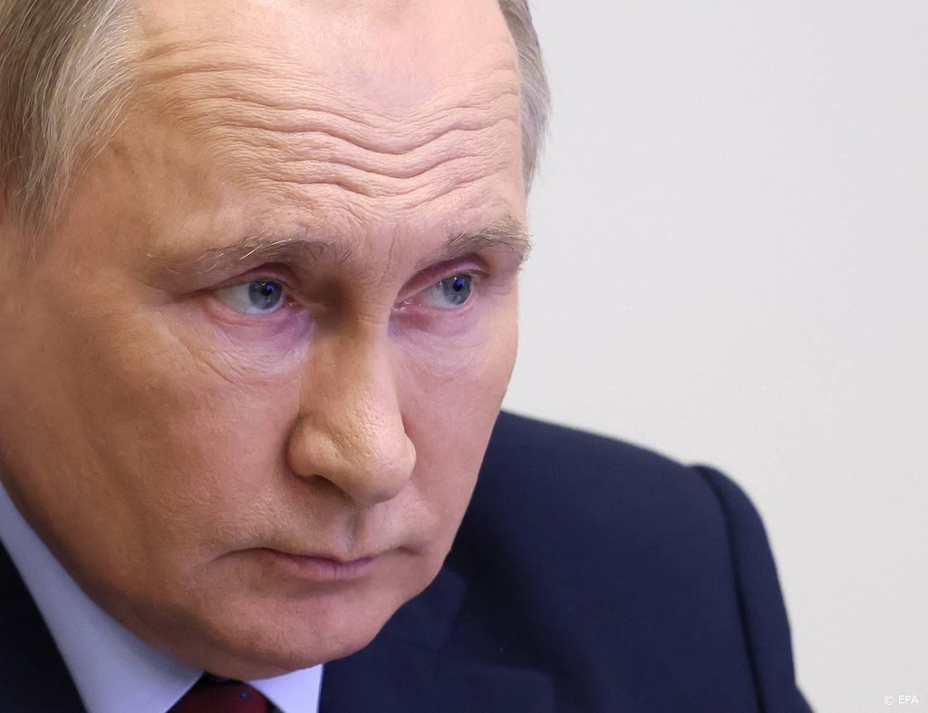 Newsweek: Poetin ontsnapt aan aanslag en behandeld voor kanker 