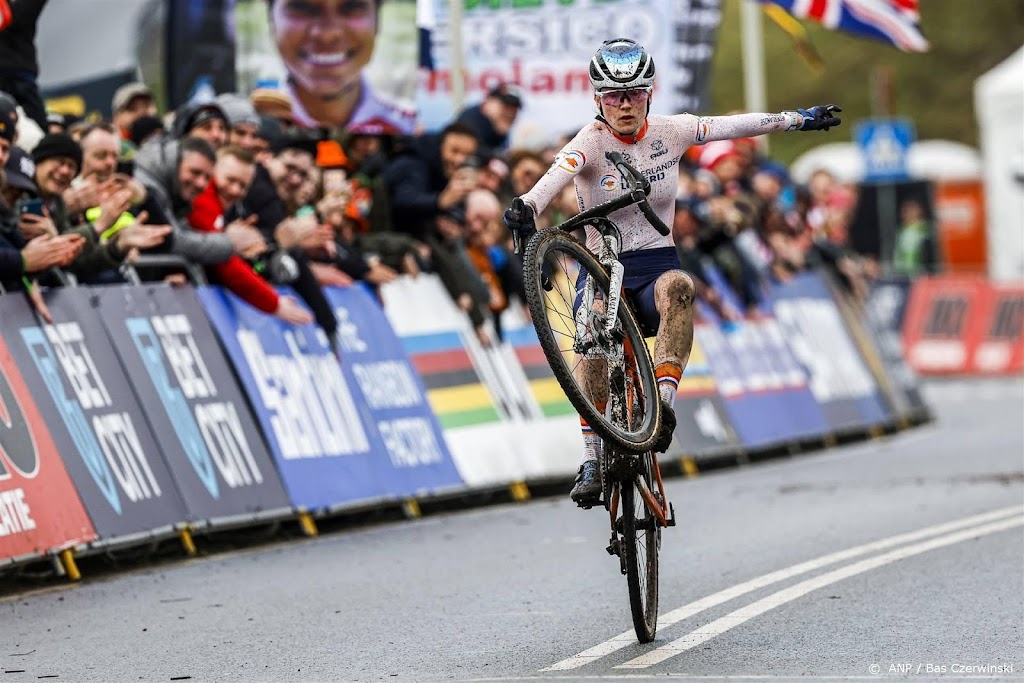 Wielrenster Pieterse bij Fenix-Deceuninck richting Spelen Parijs