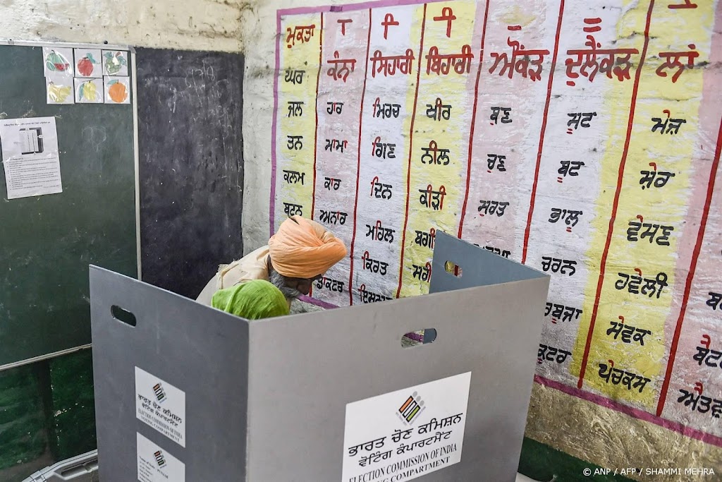 Hittegolf doodt 33 stembureaumedewerkers op laatste stemdag India