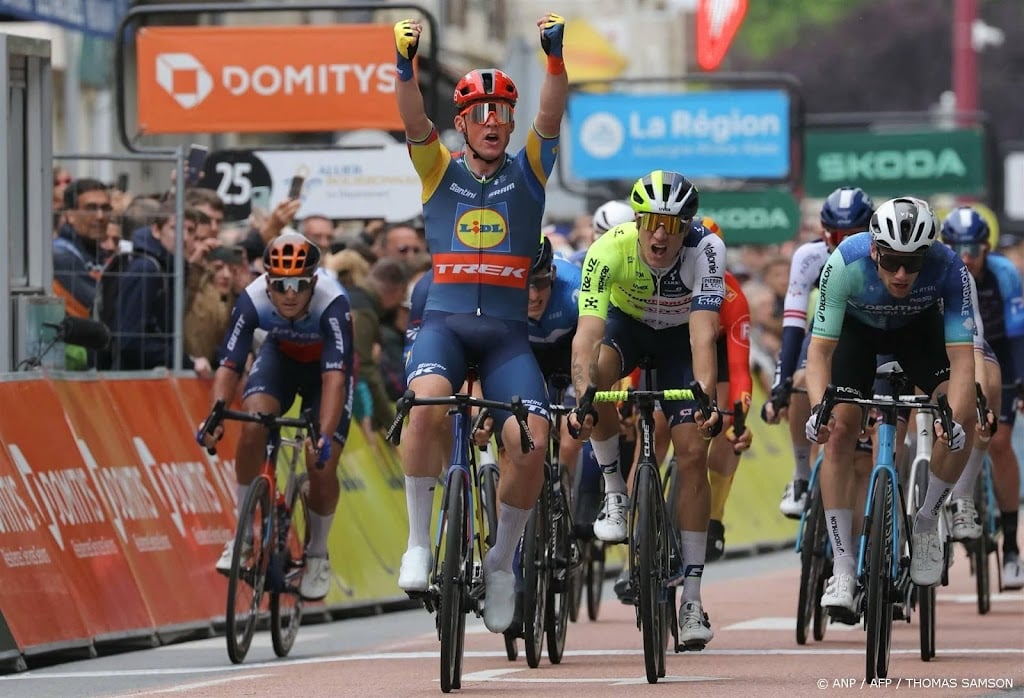 Wielrenner Pedersen wint eerste etappe in Critérium du Dauphiné