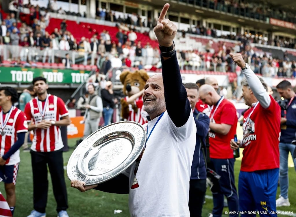 Bosz, Farioli, Jans en Simonis genomineerd voor beste coach
