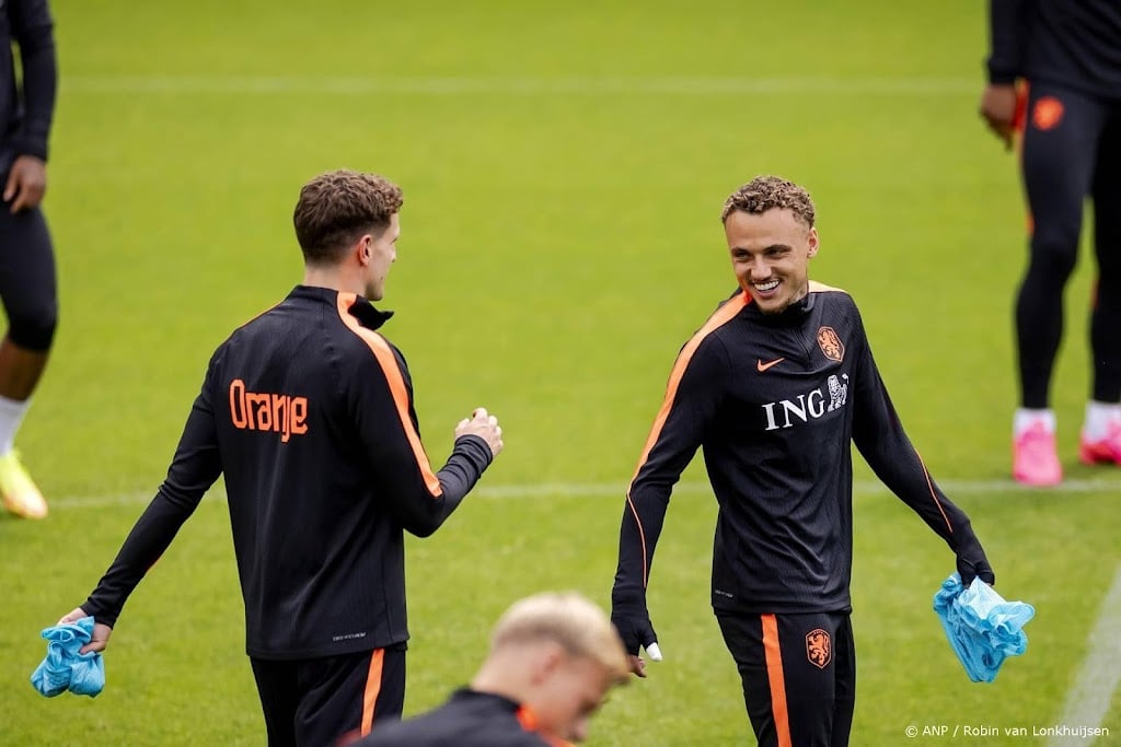 Oranje traint met fitte selectie voor oefenduel met Algerije