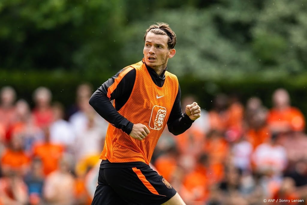 Middenvelder De Roon van Oranje gaat met nummer 3 naar het WK