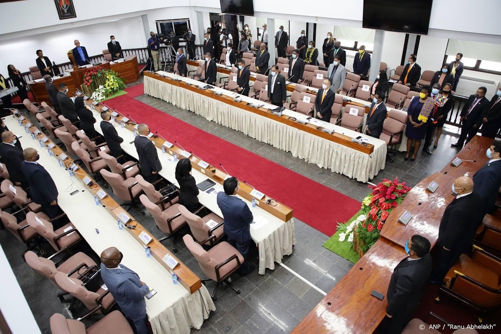 Politici beoogde regeringscoalitie Suriname besmet met corona