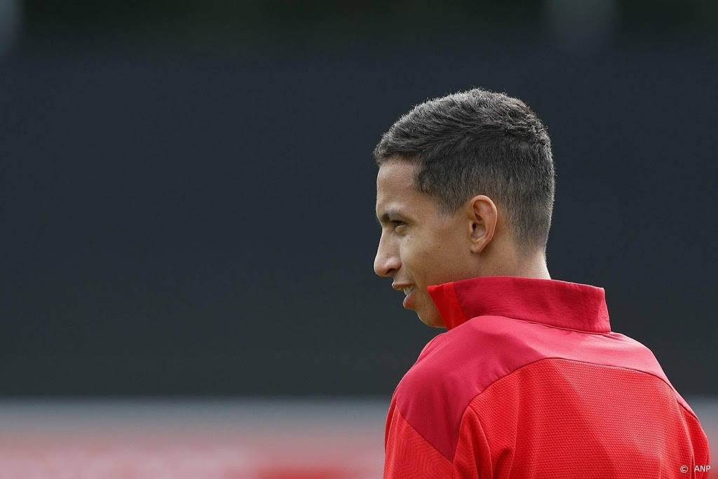 PSV verlengt contract Braziliaan Mauro Júnior tot 2025