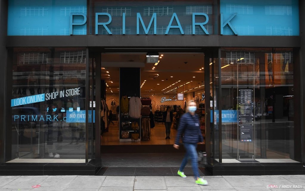 ‘Pembuat pakaian H&M, Primark dan Nike masih menunggu upah’